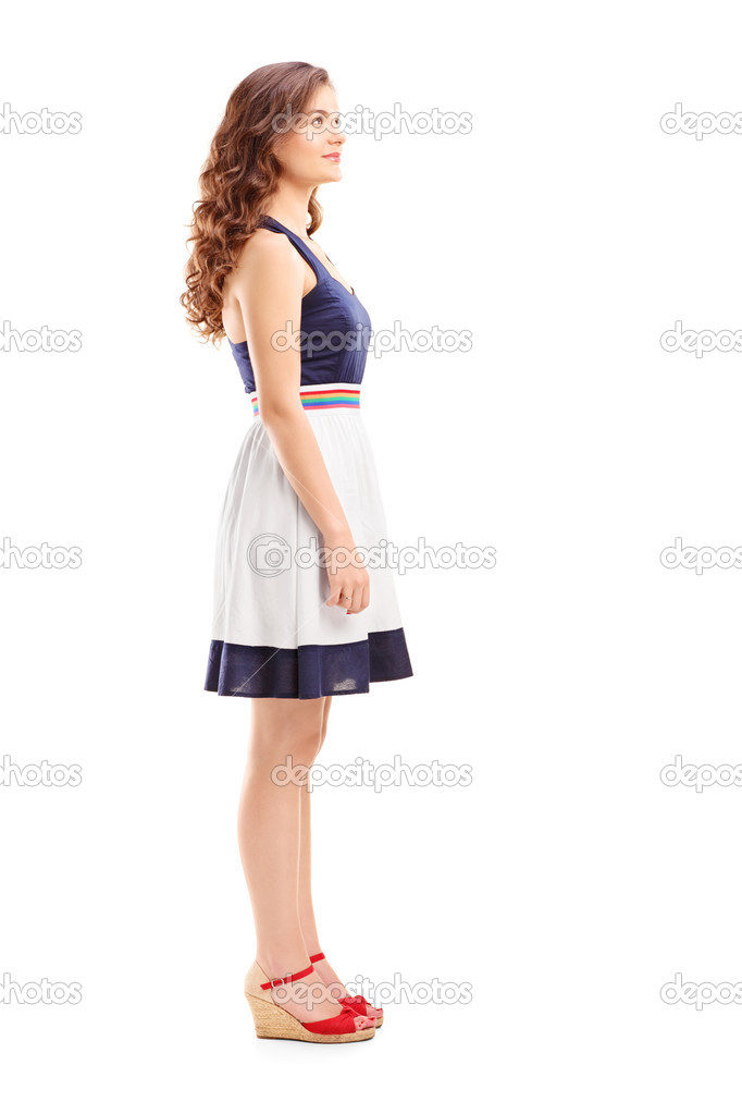 mujer de perfil cuerpo entero