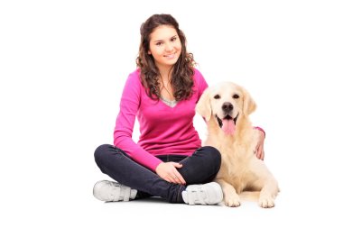 dişi Labrador retriever ile poz