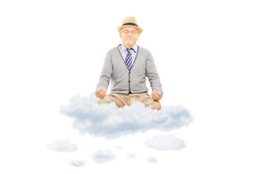 üst düzey beyefendi bulutlar üzerinde meditasyon
