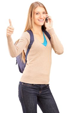 telefonda konuşurken kız öğrenci