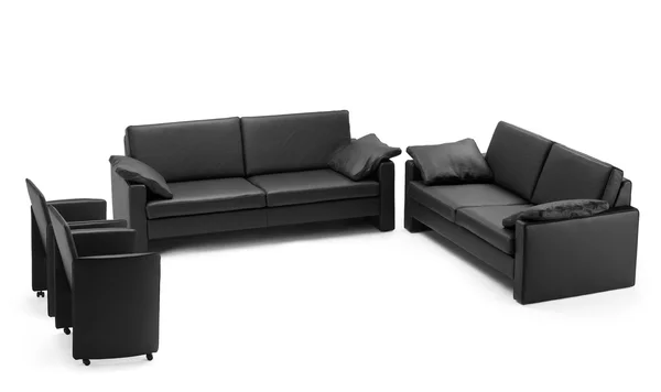 Czarna sofa leathered — Zdjęcie stockowe