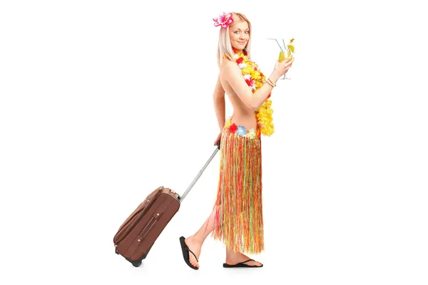 Donna vestita in costume hawaiiano — Foto Stock