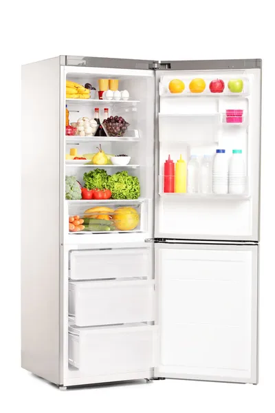 Buzdolabı sağlıklı kadar dolu açık — Stok fotoğraf