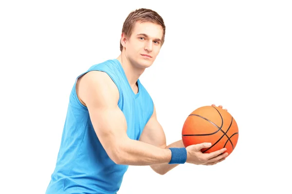 Jogador de basquete com basquete — Fotografia de Stock