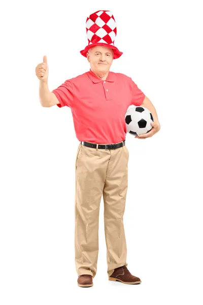 Fan care deține mingea de fotbal — Fotografie, imagine de stoc