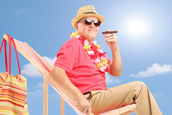 Gentleman smoking cigar — Stock Photo, Image