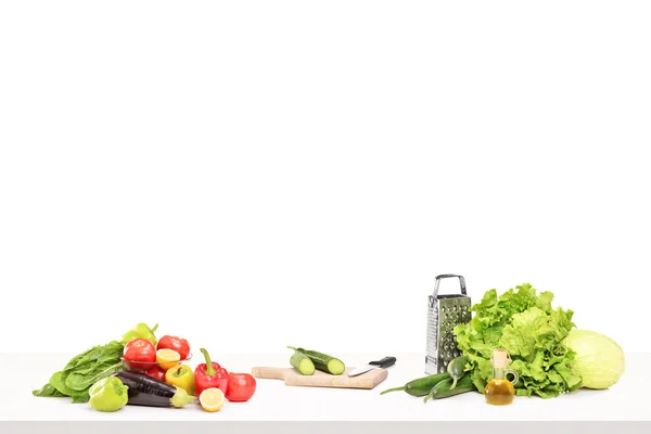 Teljes ingridients a készül salátával — Stock Fotó