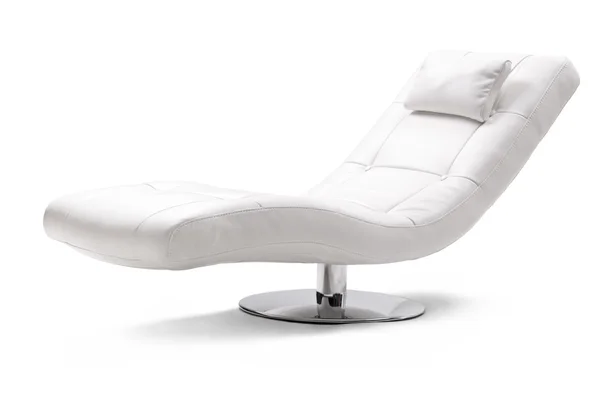 Белое кресло в коже — стоковое фото
