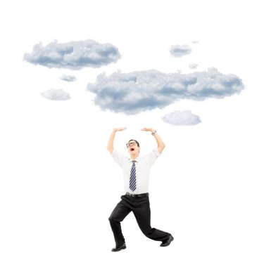 düşen bulutlardan korumak adam