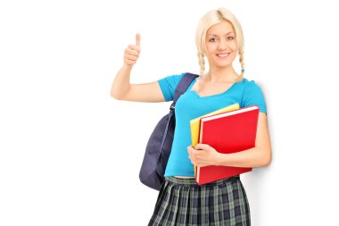 kız öğrencinin parmak pes