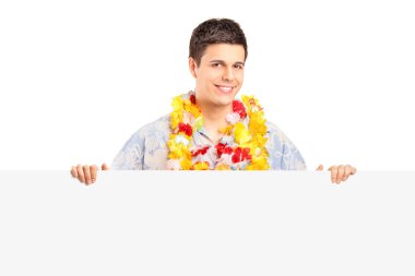 adam giyen hawaian kostüm