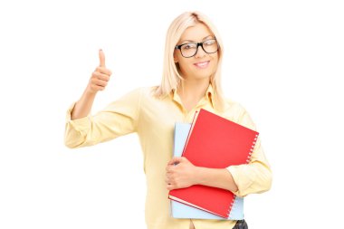 kız öğrencinin parmak pes