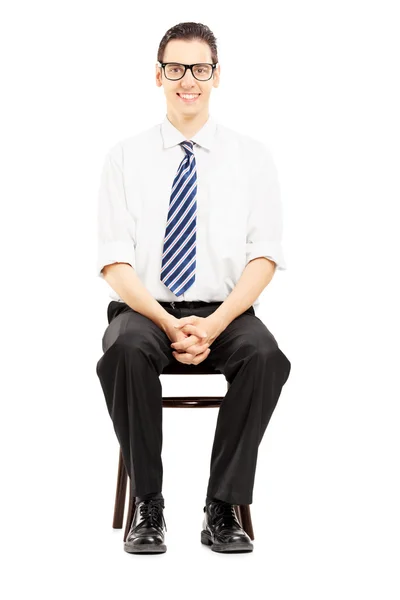 Jeune homme en attente d'un entretien d'embauche — Photo