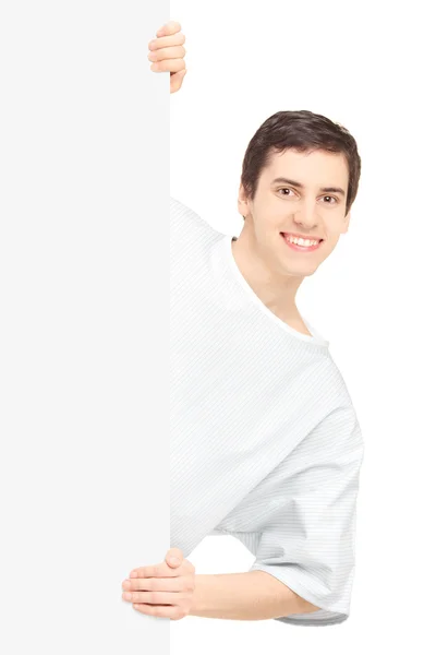 Paciente masculino con una bata de hospital — Foto de Stock