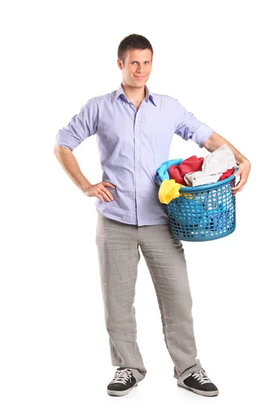 Człowiek gospodarstwa pralnia koszyka — Zdjęcie stockowe