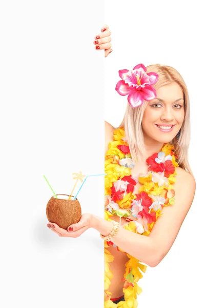 Woman holding cocconut cocktail — Stock Photo, Image