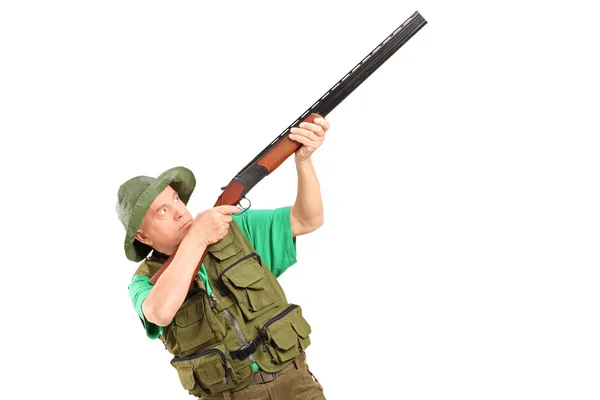 Male hunter shooting — Stock Photo, Image