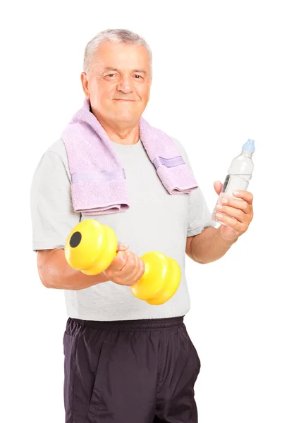 Hombre haciendo ejercicio con mancuerna — Foto de Stock