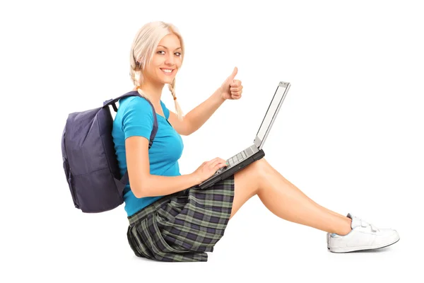 Student working on laptop — Stock Photo, Image