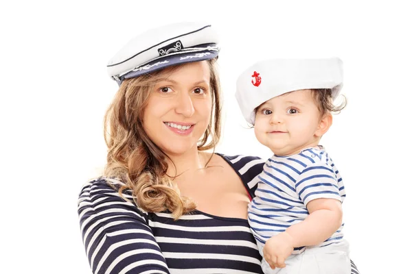 Moeder en dochter in sailor uniform — Stockfoto