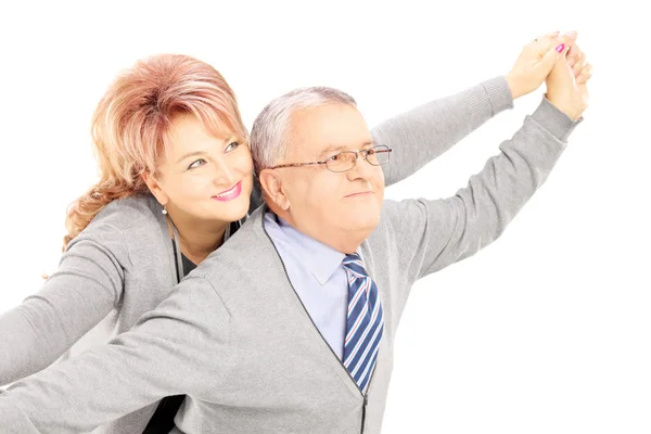 Kärleksfull mitten äldre par — Stockfoto
