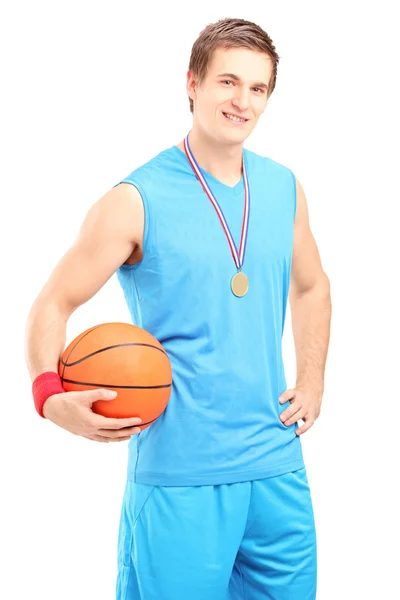 Jogador de basquete vencedor com medalha — Fotografia de Stock