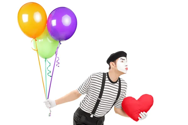 Mime artiste avec ballons et coeur — Photo