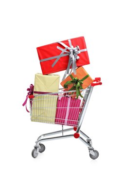 hediyelerle dolu bir alışveriş sepeti