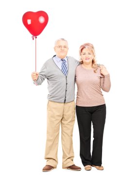 Çift holding kırmızı balon