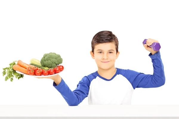 소년 지주 야채와 아령 — 스톡 사진