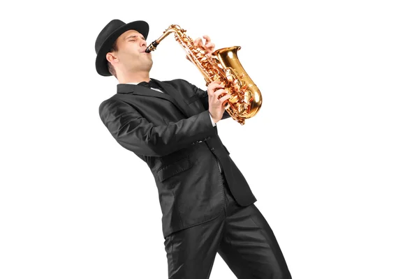 Homem tocando no saxofone — Fotografia de Stock