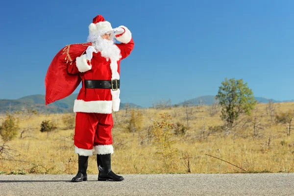 Babbo Natale su una strada aperta — Foto Stock