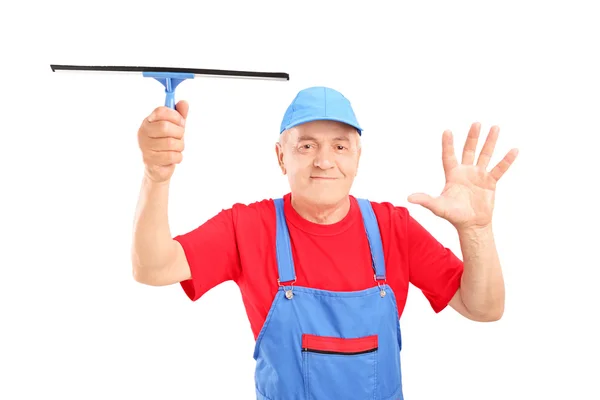 Masculino segurando equipamento de limpeza — Fotografia de Stock