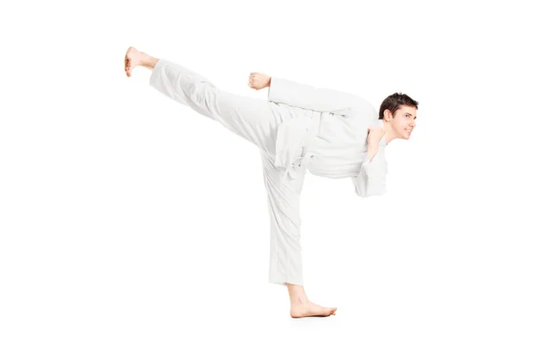 Karate hombre ejercitando —  Fotos de Stock