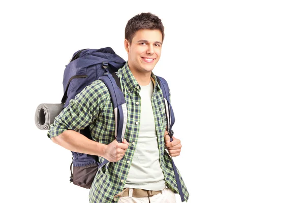 Wanderer mit Rucksack posiert — Stockfoto