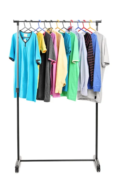 Oblečení na hang zábradlí — Stock fotografie