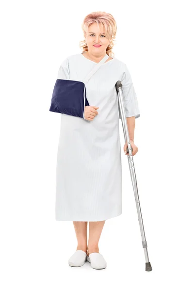 Patient mit gebrochenem Arm — Stockfoto