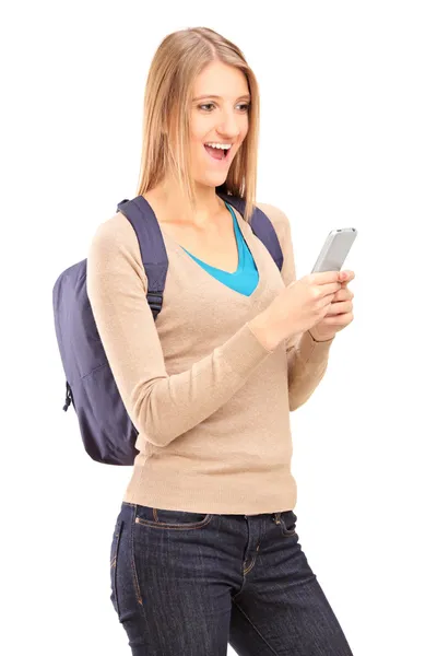 Emocionada hembra sosteniendo teléfono móvil — Foto de Stock