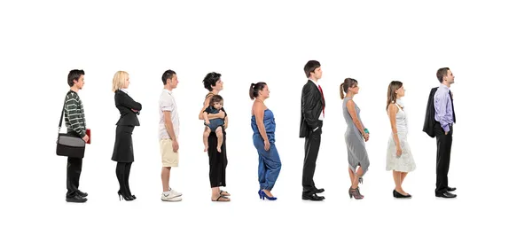 Männer und Frauen stehen zusammen — Stockfoto