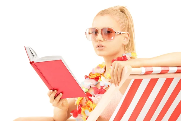 Blond female reading — Stock Photo, Image