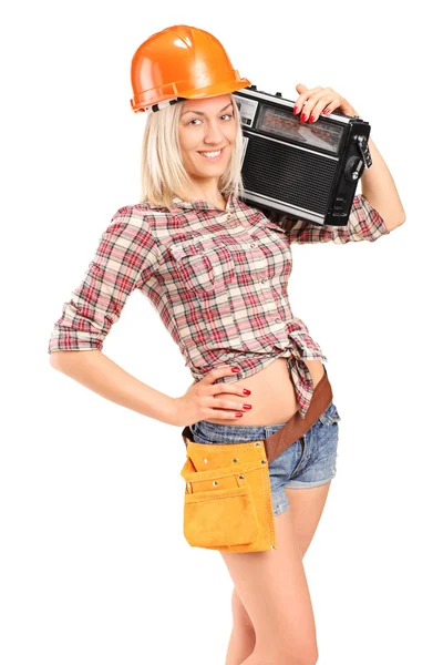 Kvinnliga lyssna radio — Stockfoto