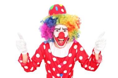 başparmak veren heyecanlı palyaço