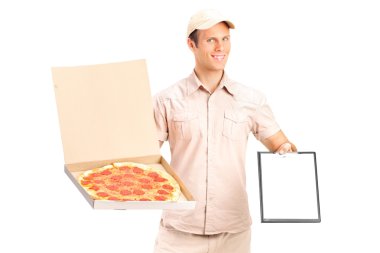 pizza teslim hizmeti gelen adam