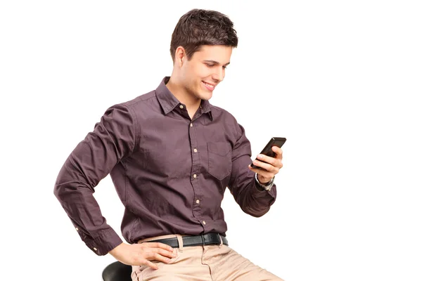 Man texting by cell phone — Stock Photo, Image