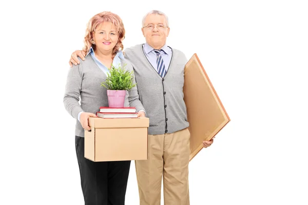 Couple mature avec boîtes mobiles — Photo