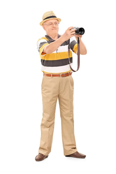 Mature man taking picture — Stock Photo, Image