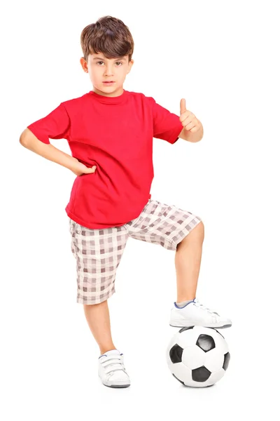 Ребенок с футболом — стоковое фото