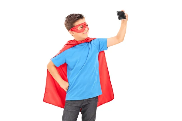 Junge im Kostüm macht Selfie — Stockfoto