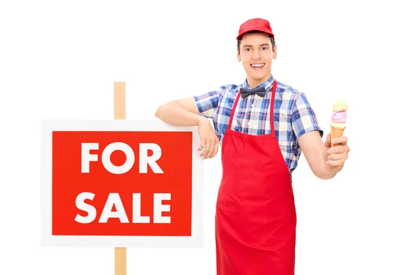 Ice cream seller standing — Stock Photo, Image