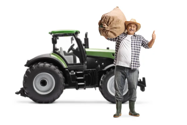 Plná Délka Portrét Šťastného Zralého Farmáře Gestikulující Palce Nahoru Před — Stock fotografie